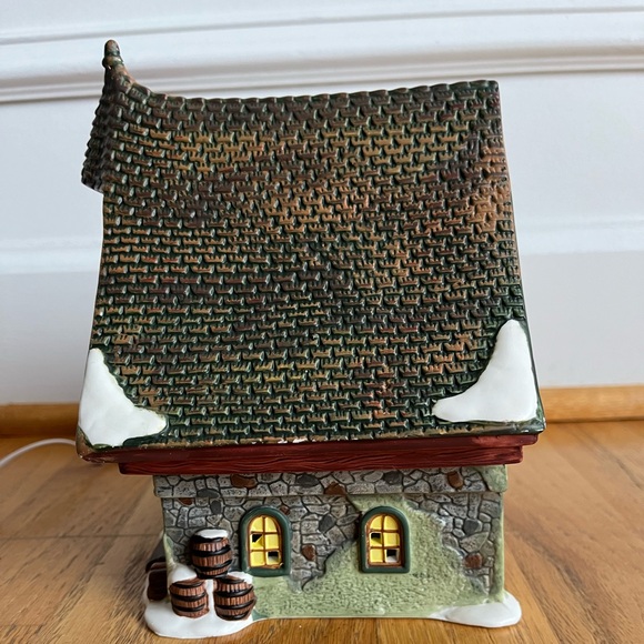 Crystal Creek Winery, Santa’s Workbench Collection, 2002 - Picture 4 of 12